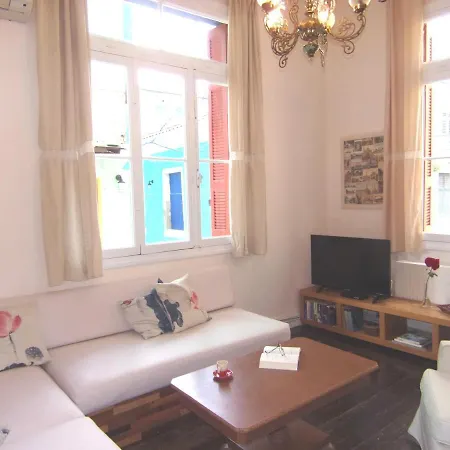 Case de vacanță Finestra Rossa Old Town Vintage House *