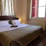 Finestra Rossa Old Town Vintage House *