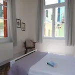 Semesterbostad Finestra Rossa Old Town Vintage House