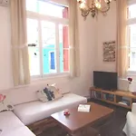 Semesterbostad Finestra Rossa Old Town Vintage House *