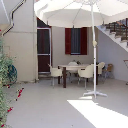 Finestra Rossa Old Town Vintage House Lefkáda