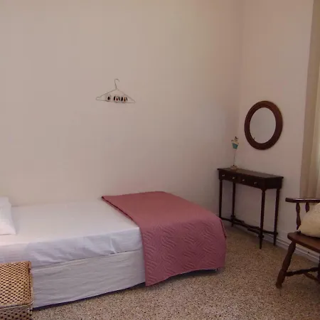 Finestra Rossa Old Town Vintage House