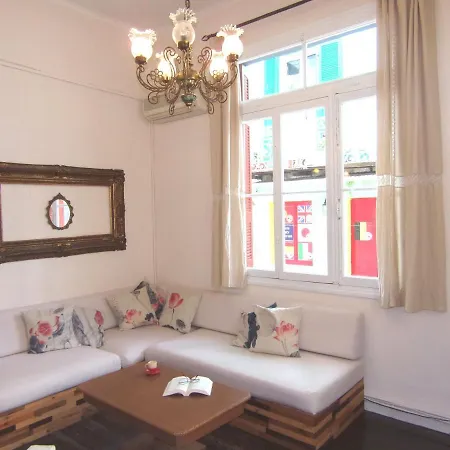 Ferienhaus Finestra Rossa Old Town Vintage House