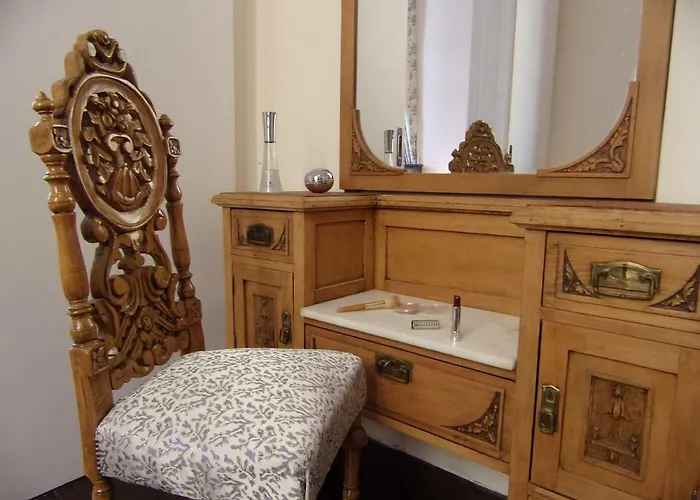 Finestra Rossa Old Town Vintage House *