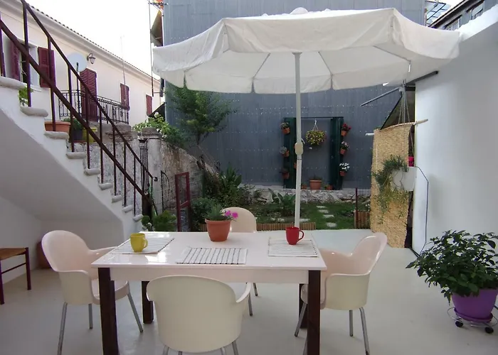 Finestra Rossa Old Town Vintage House Casa vacanze