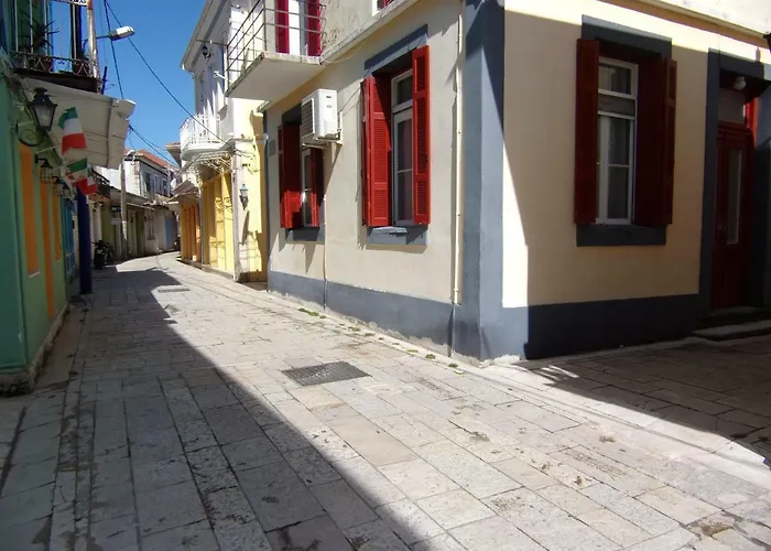 Finestra Rossa Old Town Vintage House Lefkáda